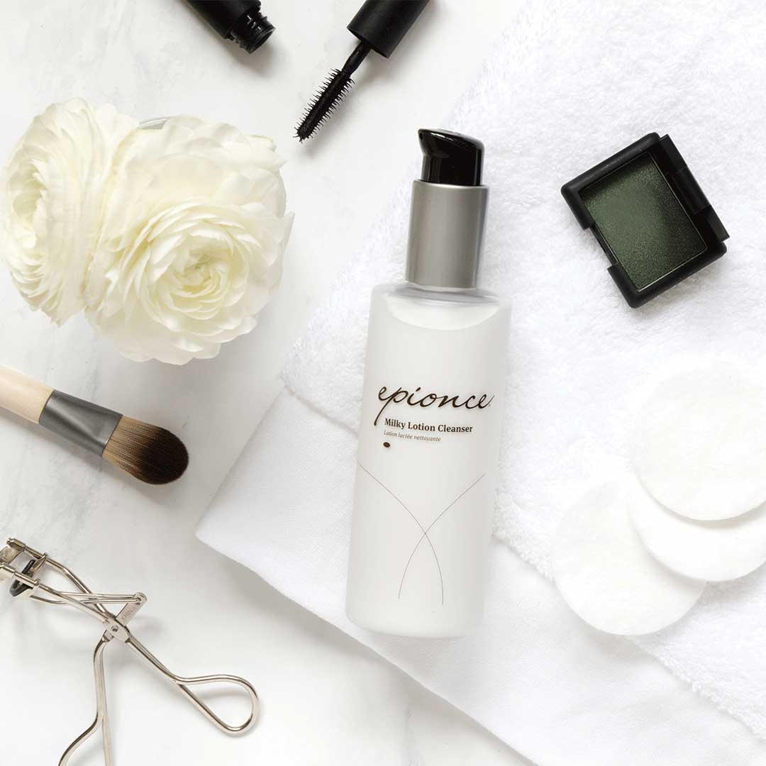 Epionce-Milky-Lotion-Cleanser_lifestyle